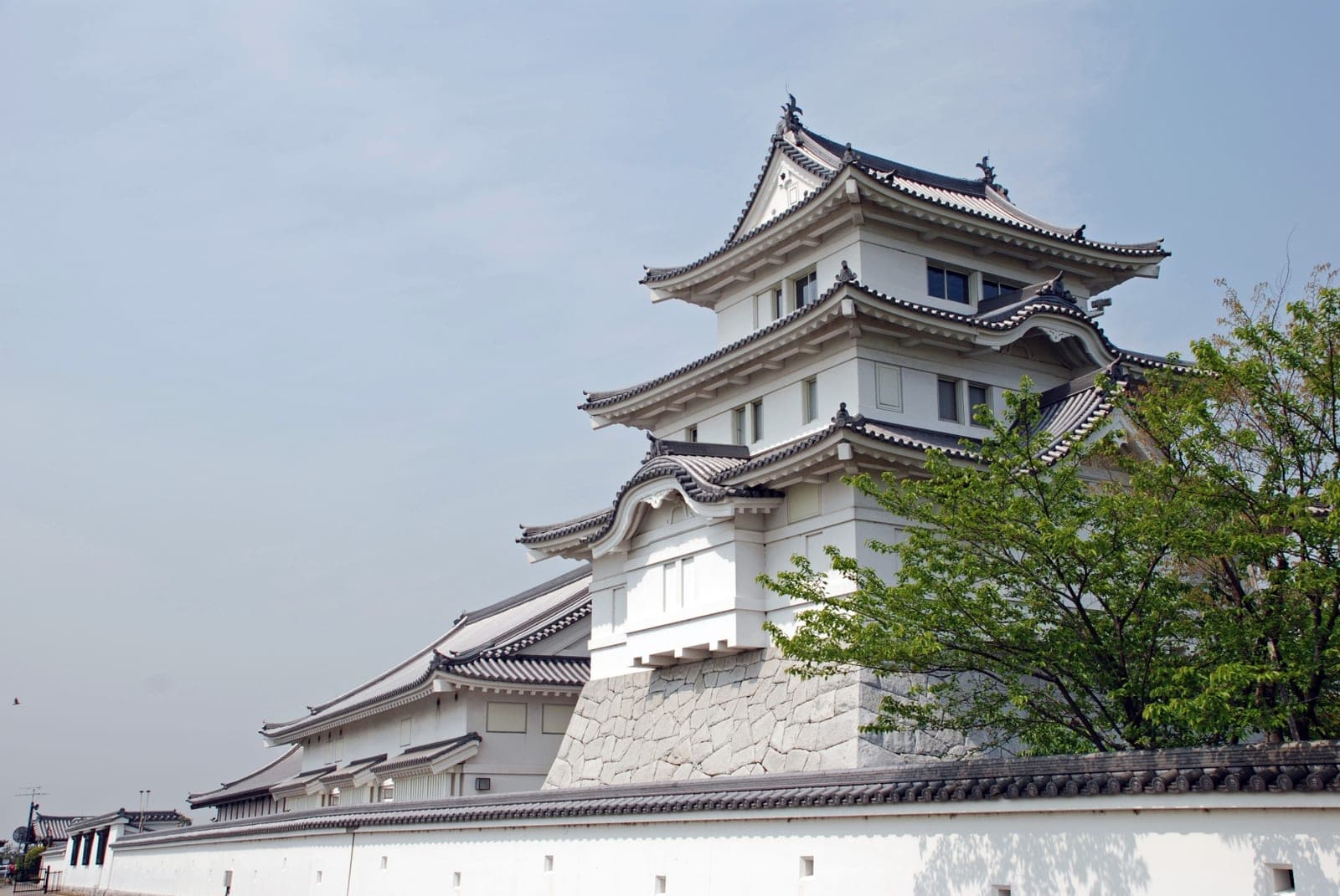 千葉県立関宿城博物館の外観。野田市関宿三軒家にある、関宿城の御三階櫓を再現した建物